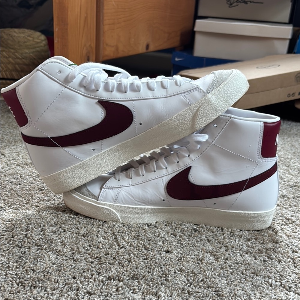 Nike Men's White blazer Sneakers